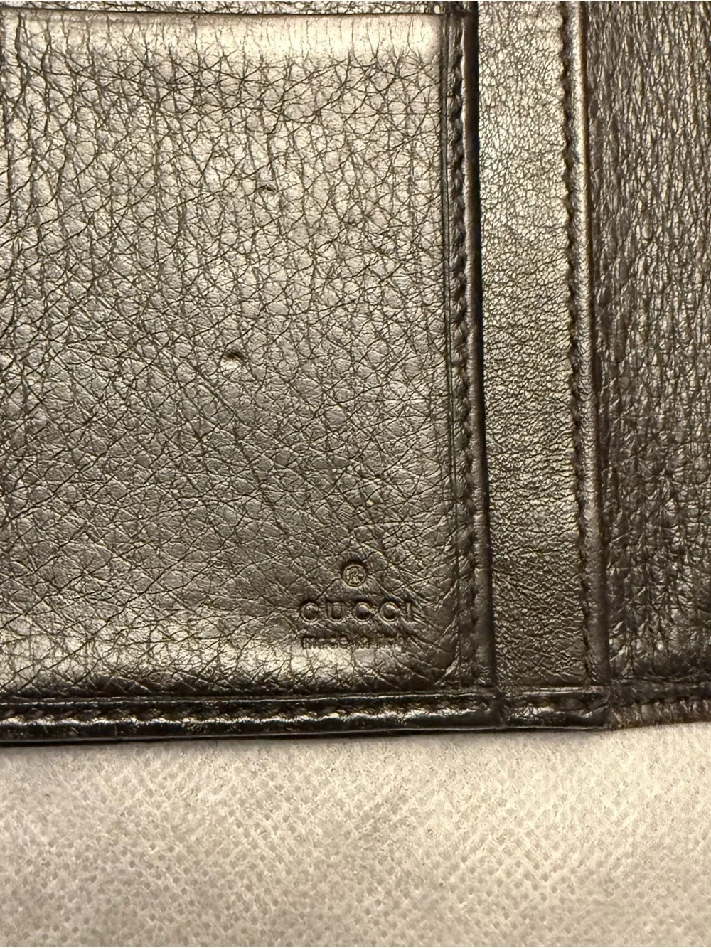 Gucci Black Leather Wallet with Gold Logo Bar